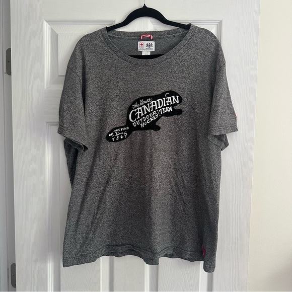 Size XL Hudson's Bay Co. Great Canadian Outdoor Hockey Team 100% Cotton T-shirt - Picture 1 of 6